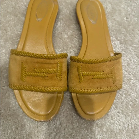Tod’s Yellow Calf leather mules with double T embroidered - Picture 6 of 9
